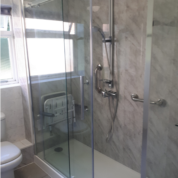 new easy access shower with seat