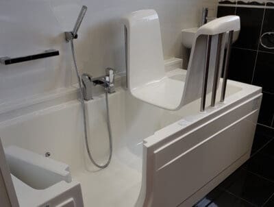 Fitted Cambridge Walk In Bath